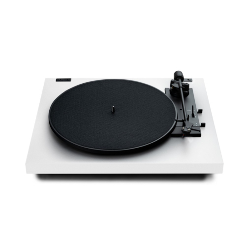 Pro-Ject A1.2 helautomatisk platespiller med Ortofon OM10, hvit i gruppen Vinyl / Platespillere hos Ljudfokus (102061083)