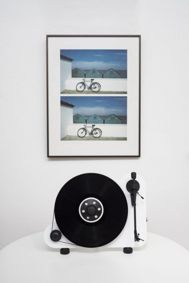 Pro-Ject VT-E BT vertikal vinylspiller med pickup og Bluetooth, hvit