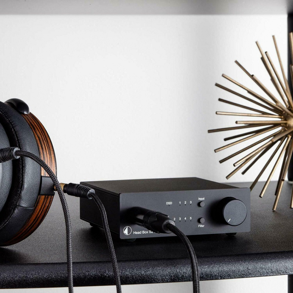 Pro-Ject Head Box S2 Digital hodetelefonforsterker med DAC & forforsterkerutgang, svart