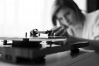 Pro-Ject T1 EVO Phono platespiller med Ortofon OM10-pickup, pianoblått Pro-Ject T1 EVO Phono platespiller med Ortofon OM10-pickup, pianoblått