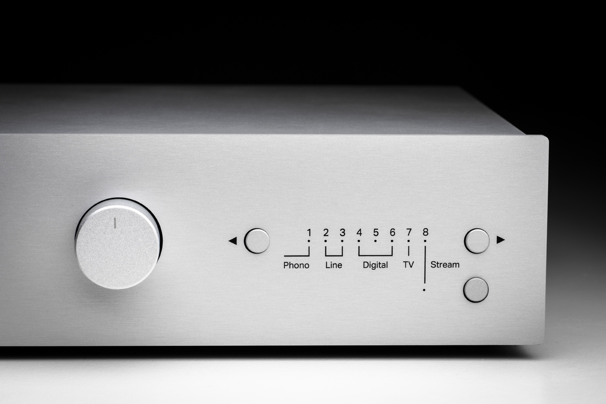 Pro-Ject Uni Box S3 strømmeforsterker med HDMI & RIAA, sølv