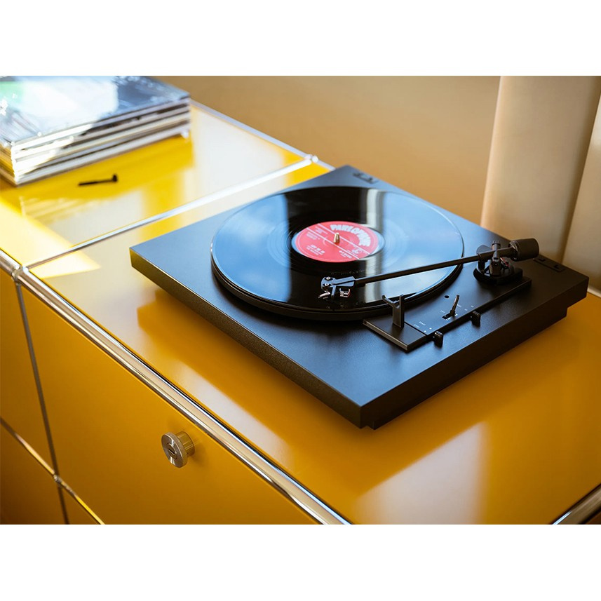 Pro-Ject A1.2 helautomatisk platespiller med Ortofon OM10, svart