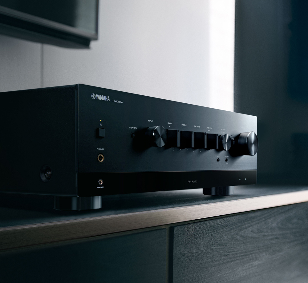 Yamaha R-N1000A streamingforsterker med MusicCast, RIAA-trinn & radio, svart
