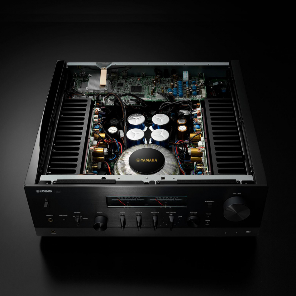 Yamaha R-N2000A streamingforsterker med HDMI ARC & måle-EQ, svart