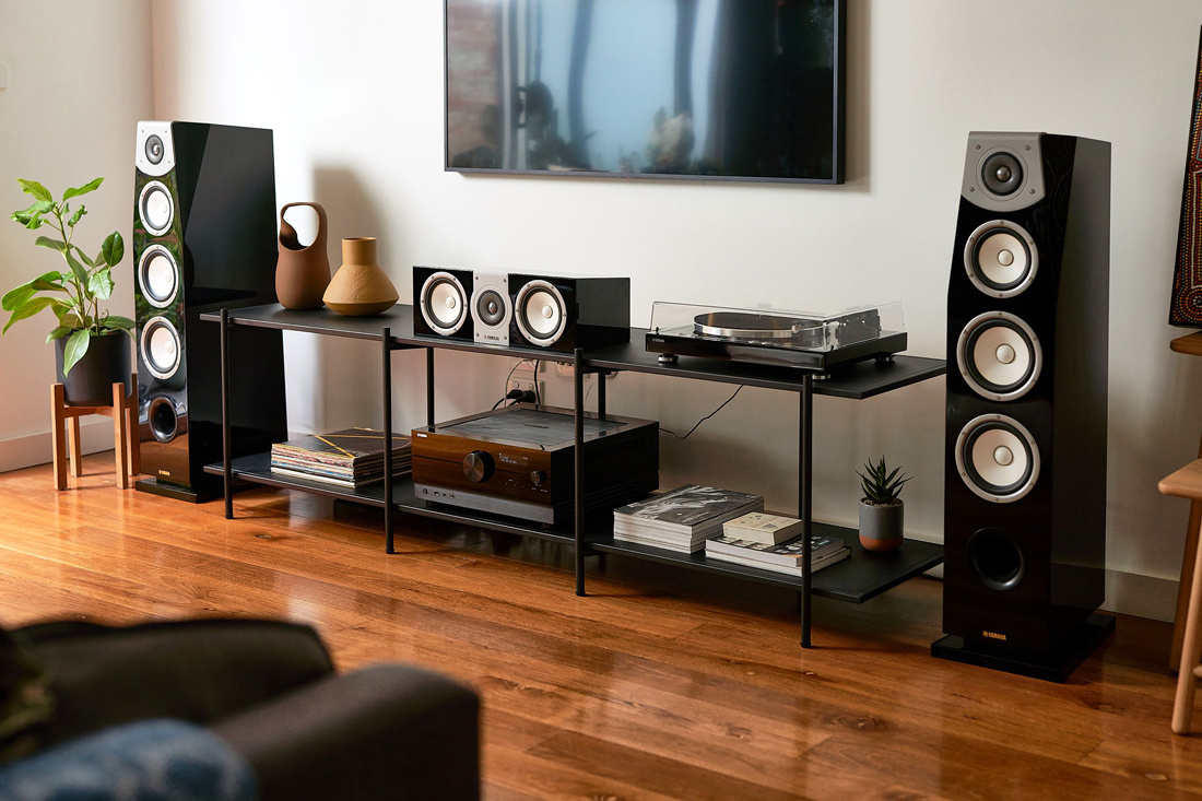 Yamaha Aventage RX-A6A hjemmekinoforsterker med MusicCast