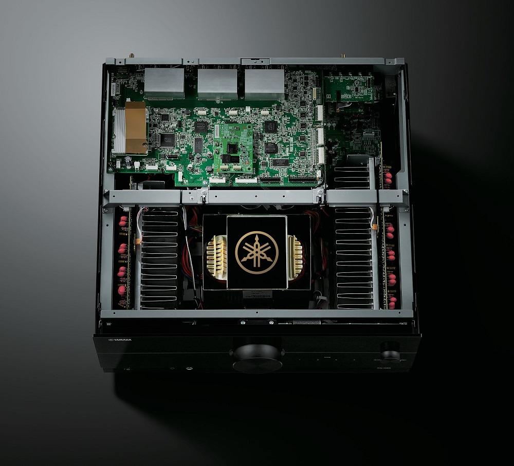 Yamaha Aventage RX-A8A hjemmekinoforsterker med MusicCast