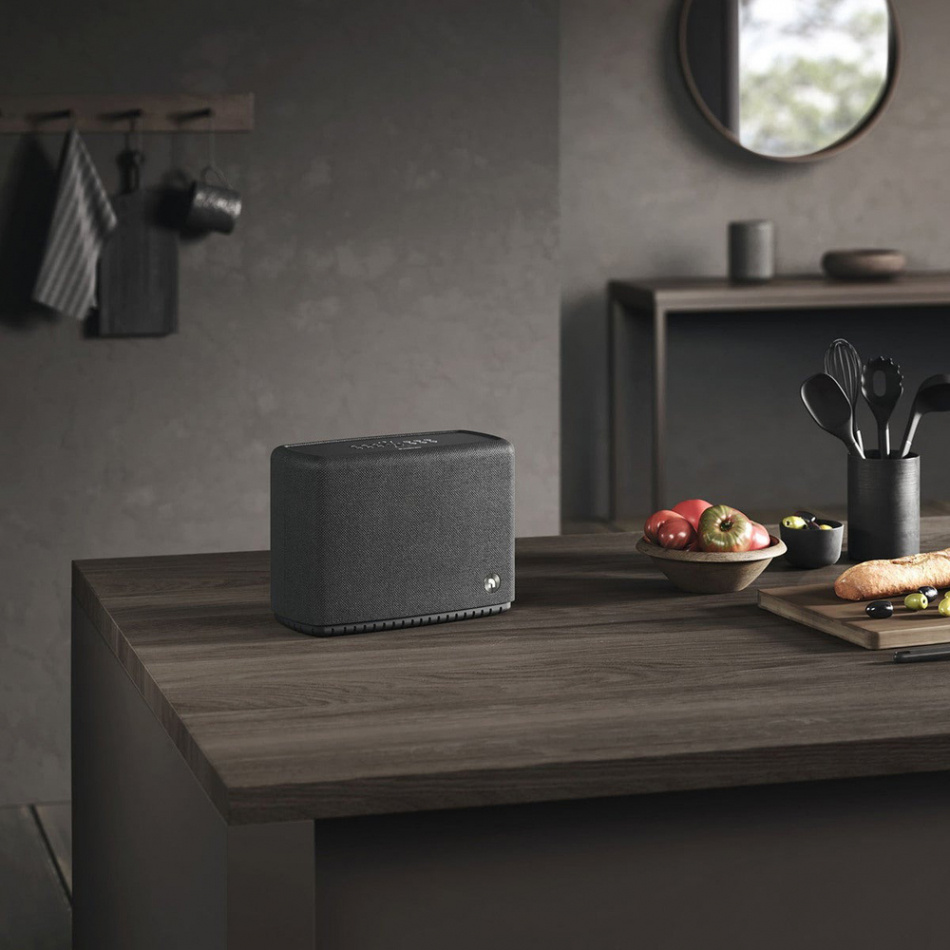 Audio Pro A15 W, IPX2 Wifi-høyttaler med Chromecast & AirPlay 2, svart