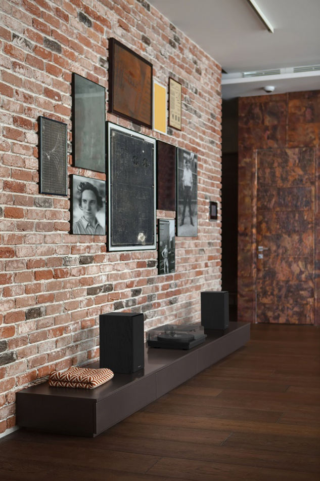 Klipsch R-40M hornladede stativhøyttalere, svart par