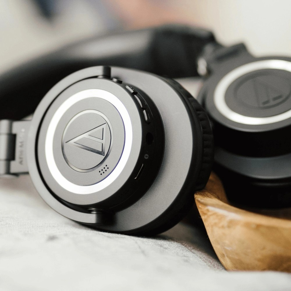 Audio Technica ATH-M50xBT2 trådløse over-ear hodetelefoner, svart