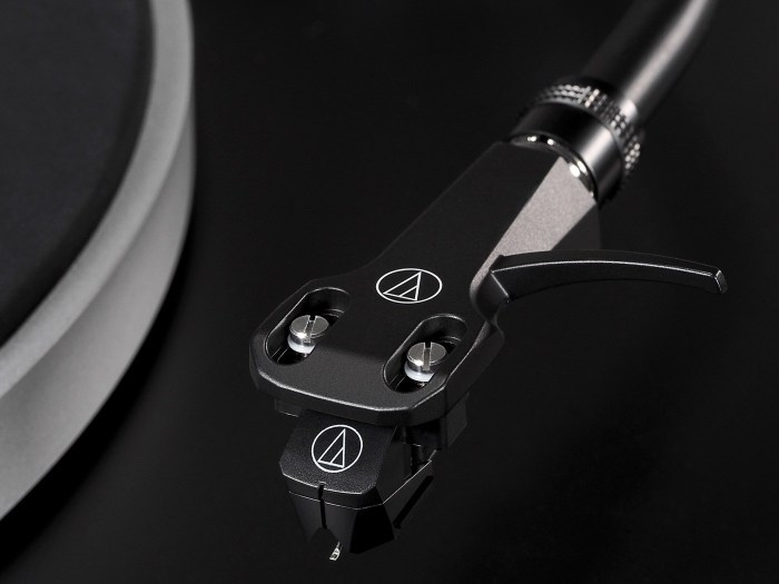 Audio Technica AT-LP5X platespiller med AT-VM95E-pickup