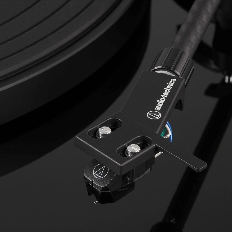 Audio-Technica AT-LPW50PB platespiller med innebygd RIAA & AT-VM95E pickup, svart