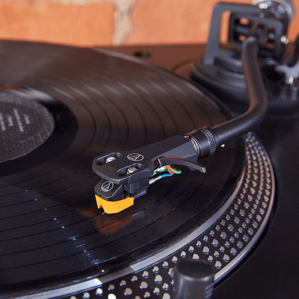 Audio Technica AT-VM95EN/H, MM-pickup på AT-HS6 pickuphus for platespiller