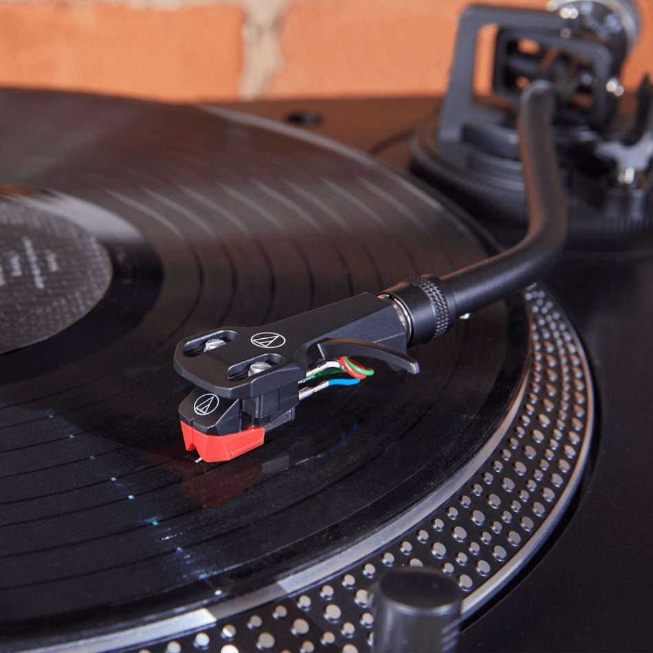 Audio Technica AT-VM95ML/H, MM-pickup på AT-HS6 pickuphus for platespiller