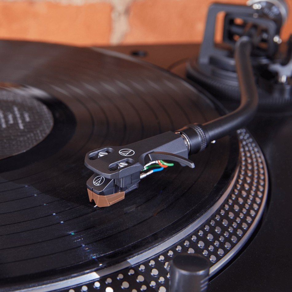 Audio Technica AT-VM95SH/H, MM-pickup på AT-HS6 headshell for platespiller