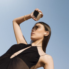 Urbanista Phoenix True Wireless ørepropper med solcellelading, Desert Rose Urbanista Phoenix True Wireless ørepropper med solcellelading, Desert Rose
