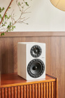 Elipson Prestige Facet II 6B stativhøyttaler, matt hvit par Elipson Prestige Facet II 6B stativhøyttaler, matt hvit par