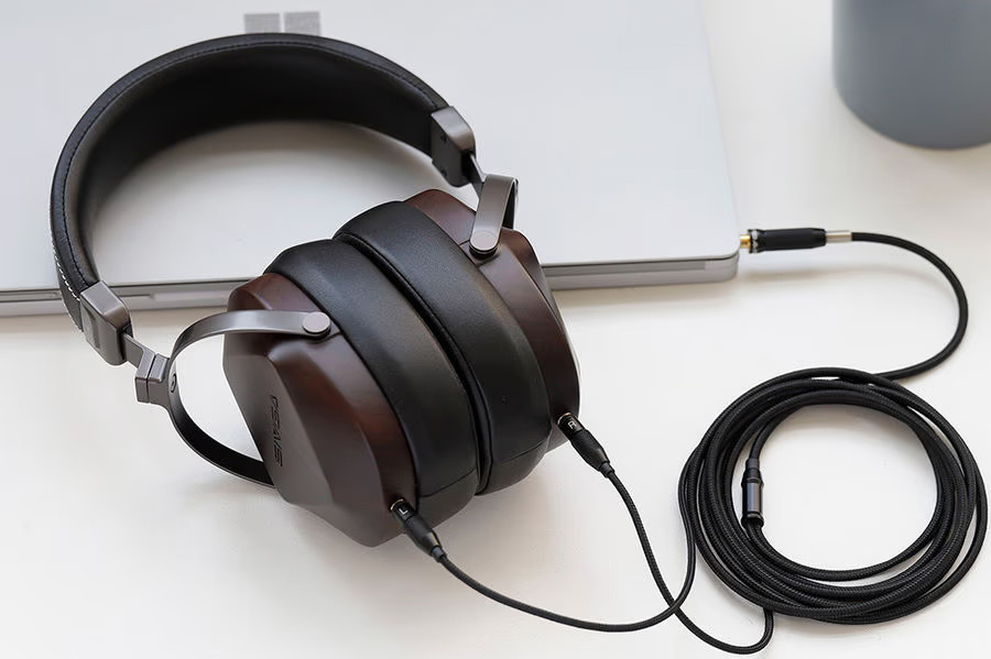 Sivga Audio Oriole lukket over-ear hodetelefon, svart