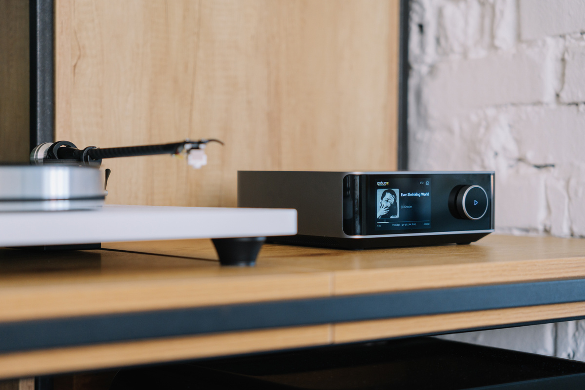 Wiim Amp Ultra strømmeforsterker med Chromecast & HDMI ARC, mørkegrå