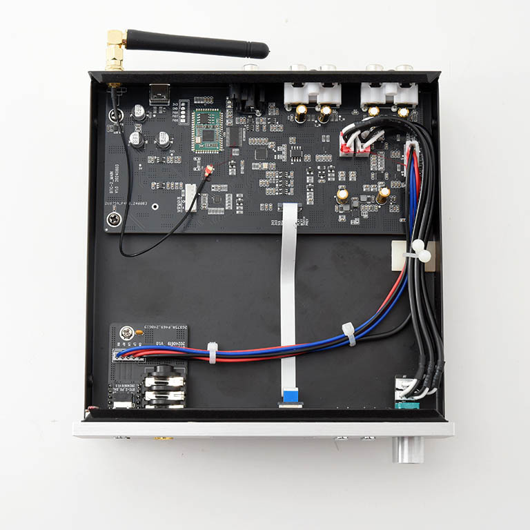 Cayin BTC-2 hodetelefonforsterker med DAC & Bluetooth, svart