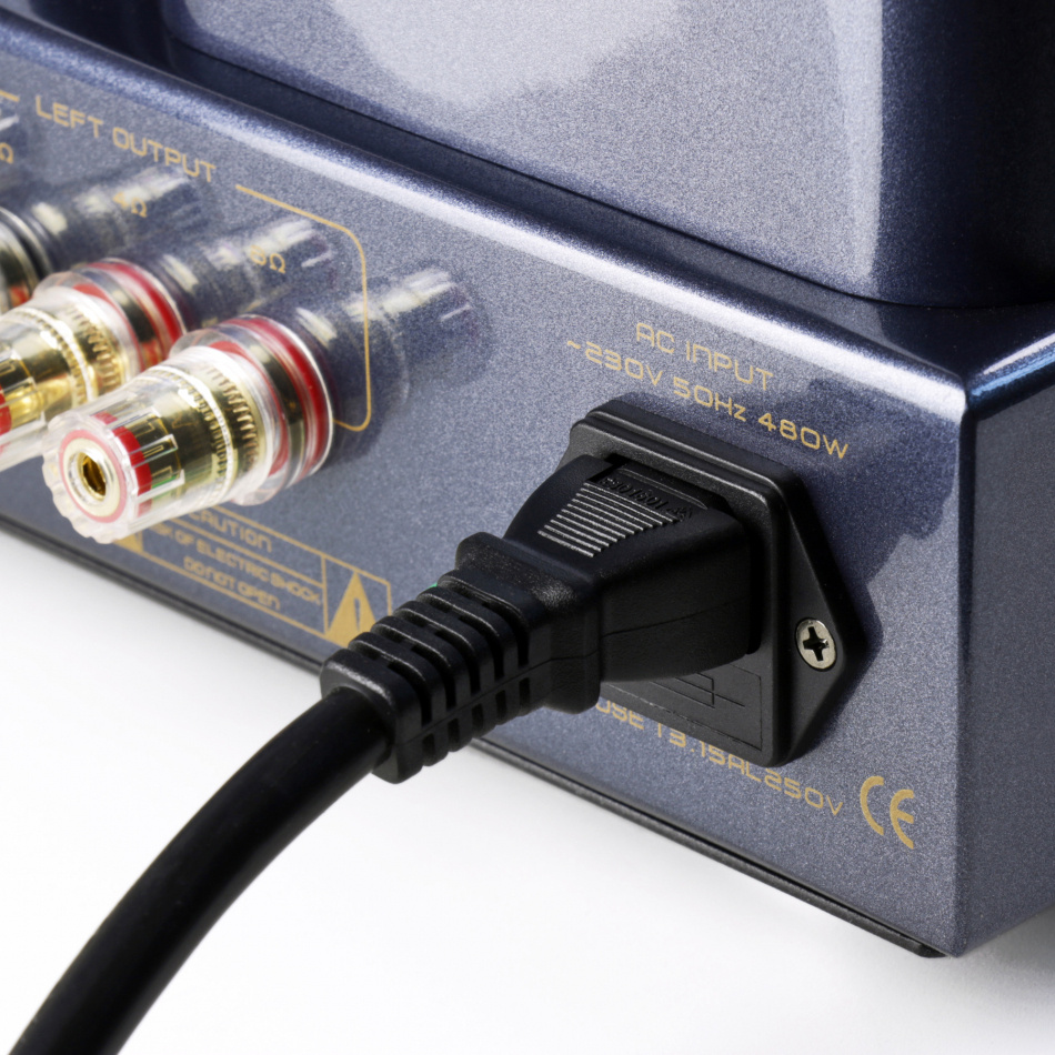 Cayin CS-55A rørforsterker med EL34 og RIAA-trinn, sølv
