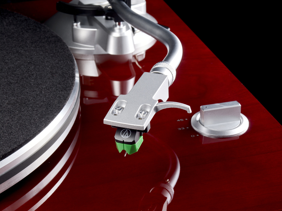 Teac TN-3B platespiller med RIAA & USB-digitalisering, kirsebær