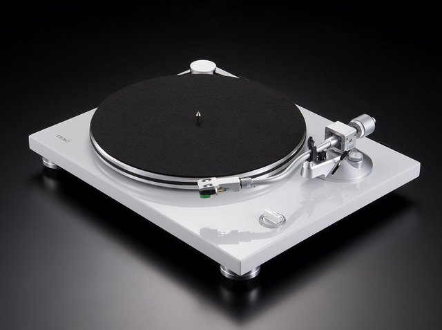 Teac TN-3B platespiller med RIAA & USB-digitalisering, hvit