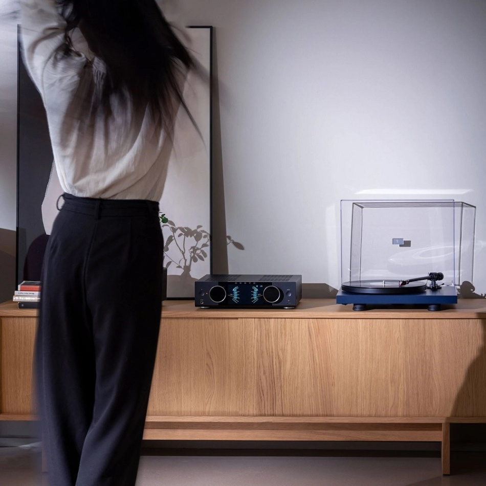 Onkyo Muse Y-40 streamingforsterker med HDMI & Phono, svart