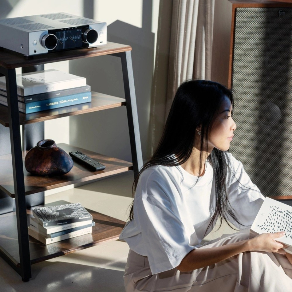 Onkyo Muse Y-40 strømmeforsterker med HDMI & Phono, sølv