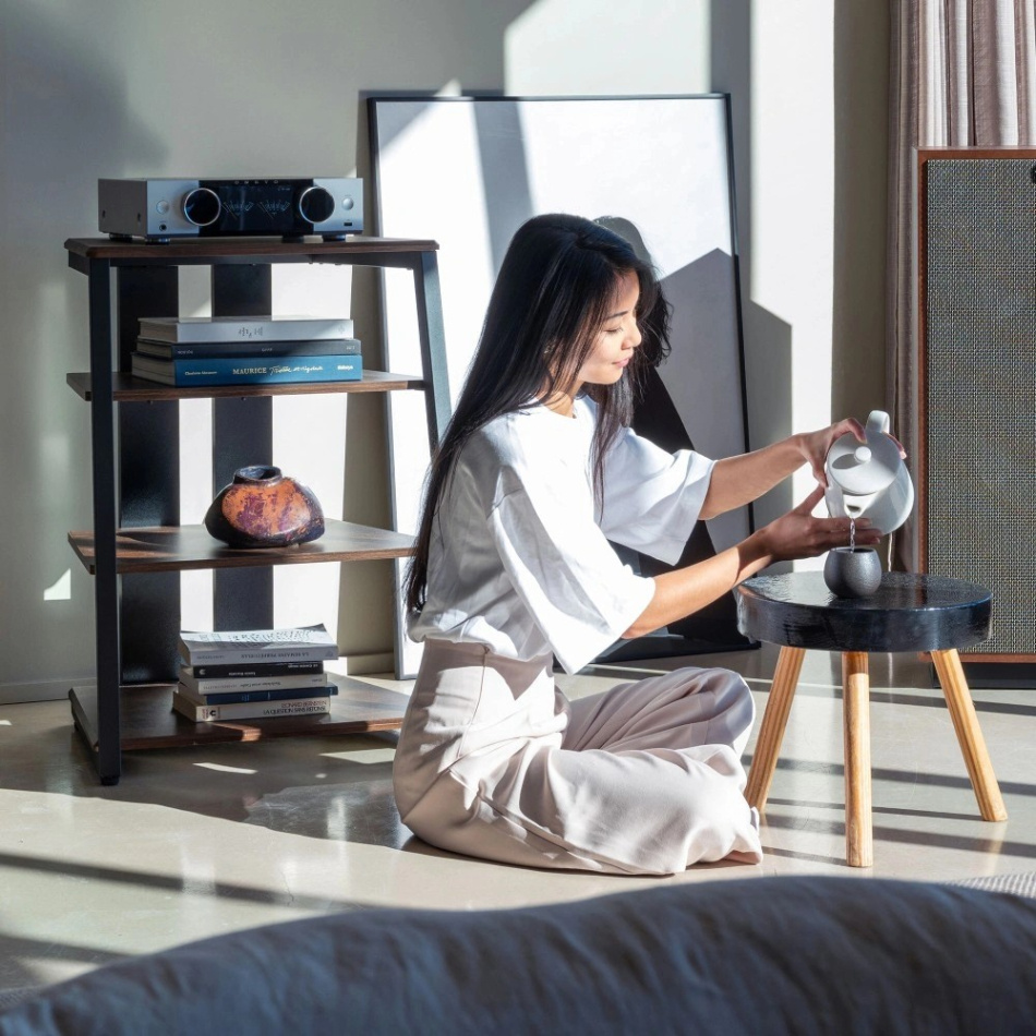 Onkyo Muse Y-50 streamingforsterker med HDMI & Phono, sølv