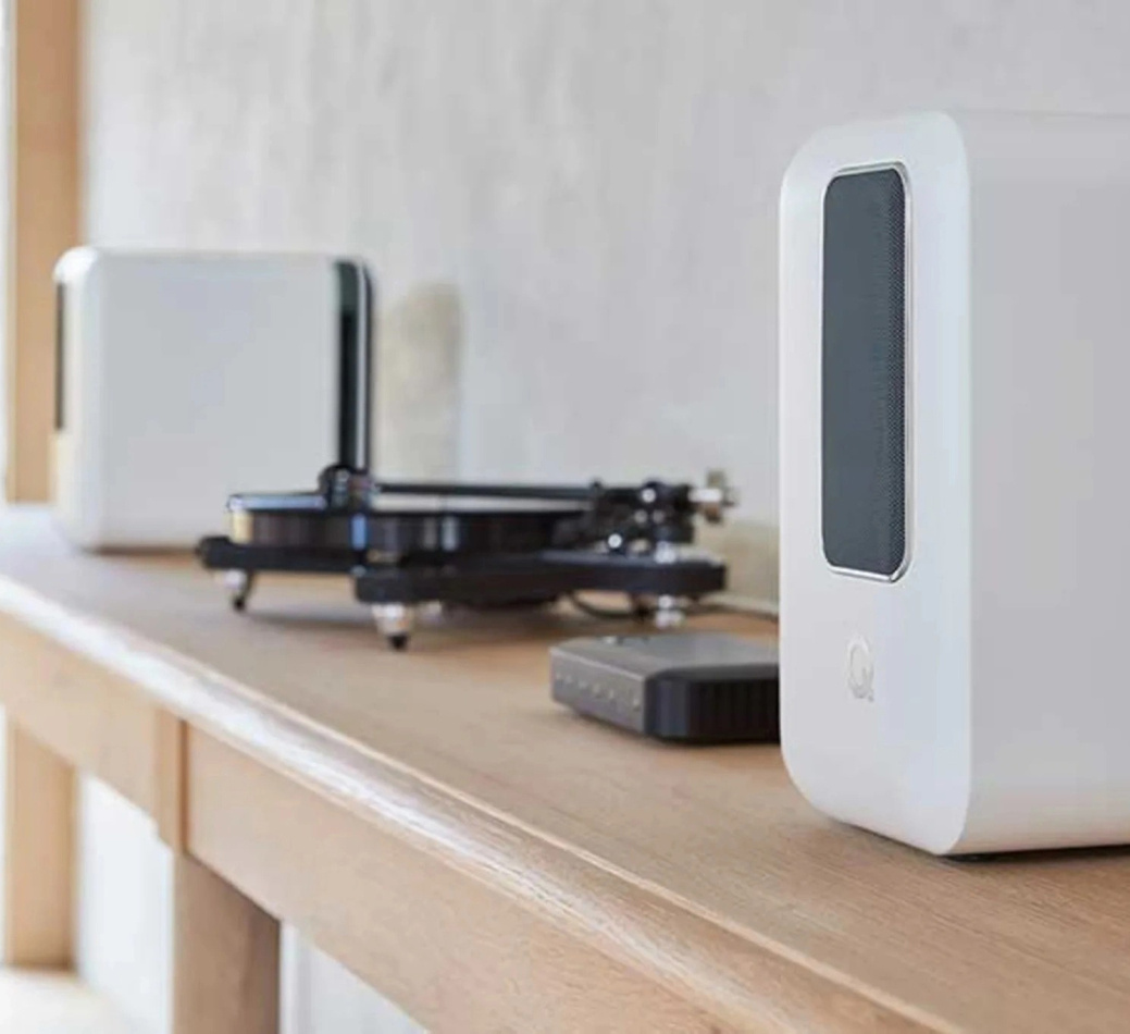 Q Acoustics QActive 200 aktive stereohøyttalere, matt hvitt par