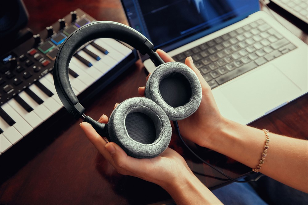 Beyerdynamic DT 270 PRO lukket over-ear-hodetelefon, 45 Ohm