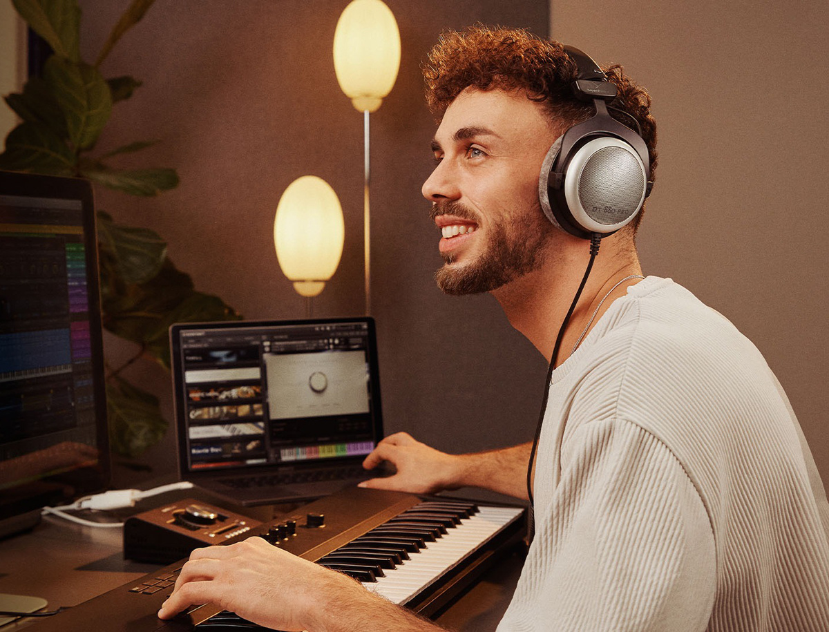 Beyerdynamic DT 880 PRO 250 Ohm, halvåpen over-ear studiohodetelefon
