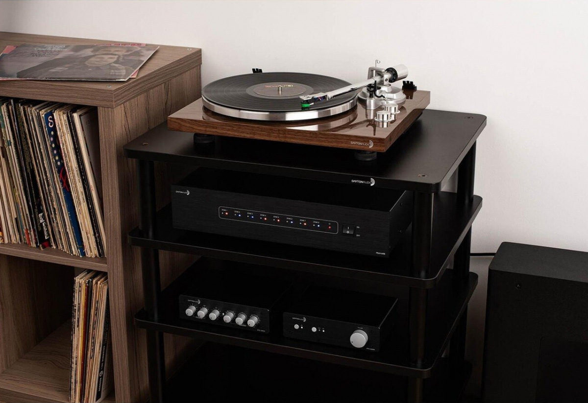 Dayton Audio Matrix88 multiromforforsterker med 8 soner og nettverksstreaming