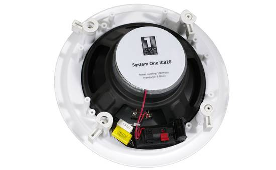 System One A50BT med SC4B & 2 par System One IC820 innbyggingshøyttalere