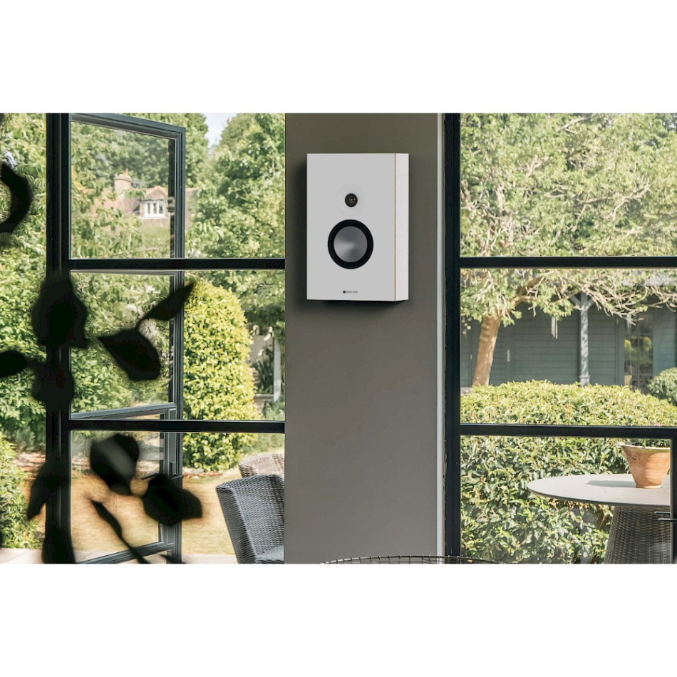 Dayton Audio HTA100 & Monitor Audio Bronze On-Wall 7G hvite stereopakke