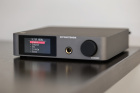 Dynavoice CA802BT med SC4B og 2 par DLS Flatbox Midi svarte vegghøyttalere Dynavoice CA802BT med SC4B og 2 par DLS Flatbox Midi svarte vegghøyttalere