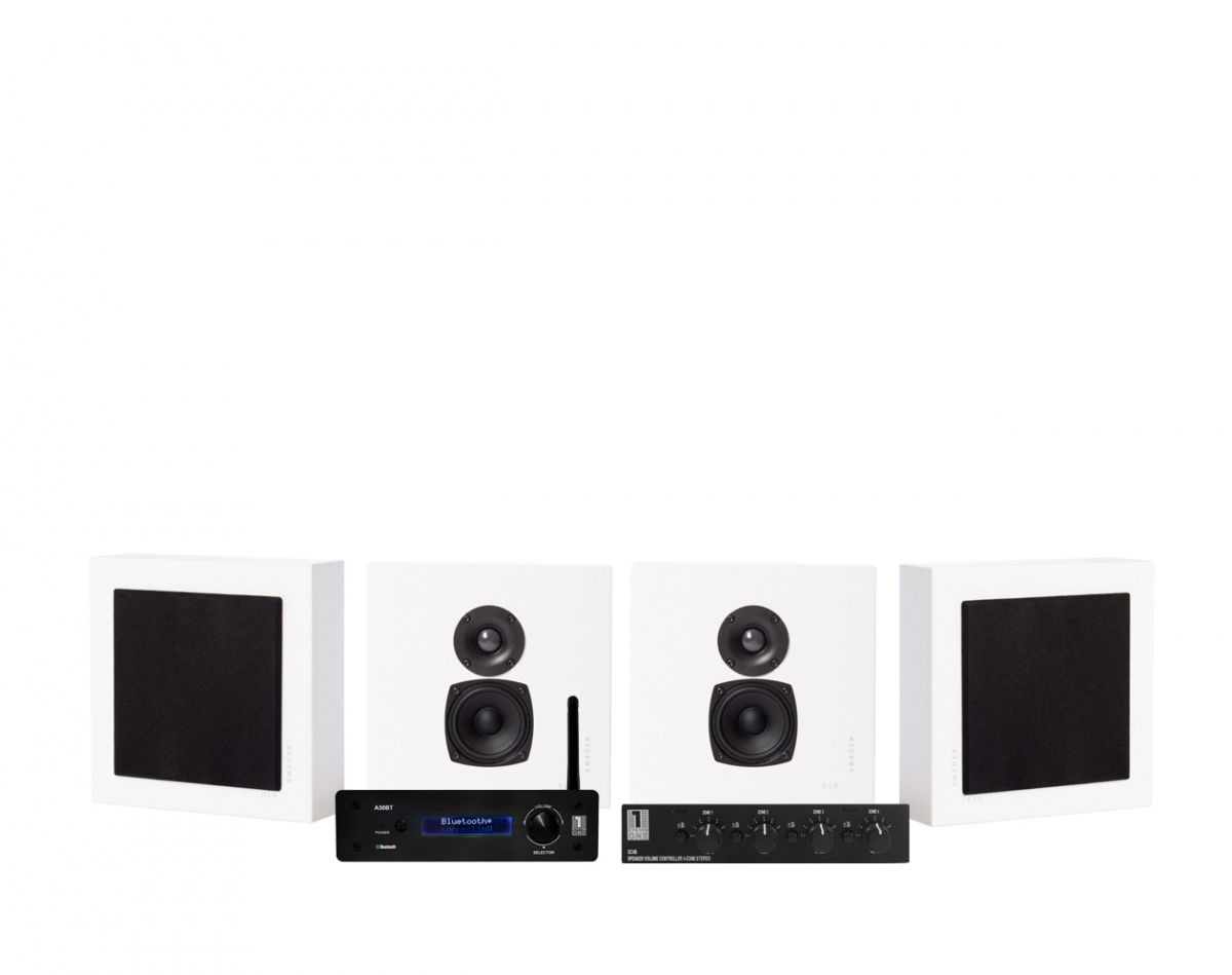 System One A50BT med SC4B og 2 par DLS Flatbox Mini hvite vegghøyttalere