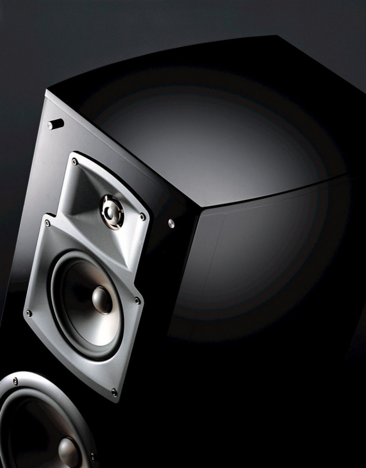 Yamaha RXA-2A med NS-777 hjemmekinopakke med Dynavoice CSB-V12 5.1