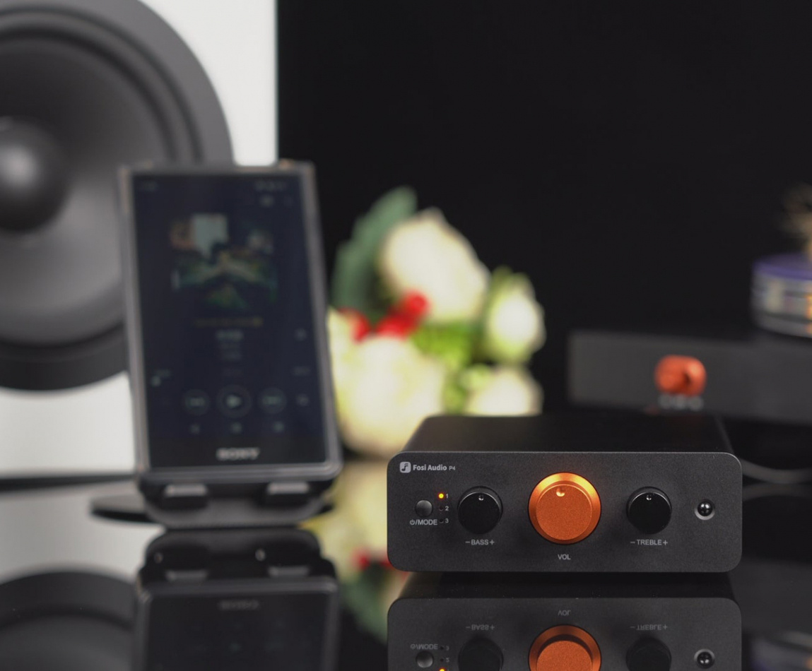 Fosi Audio P4 forforsterker med doble V3 Mono, kompakt stereokombo