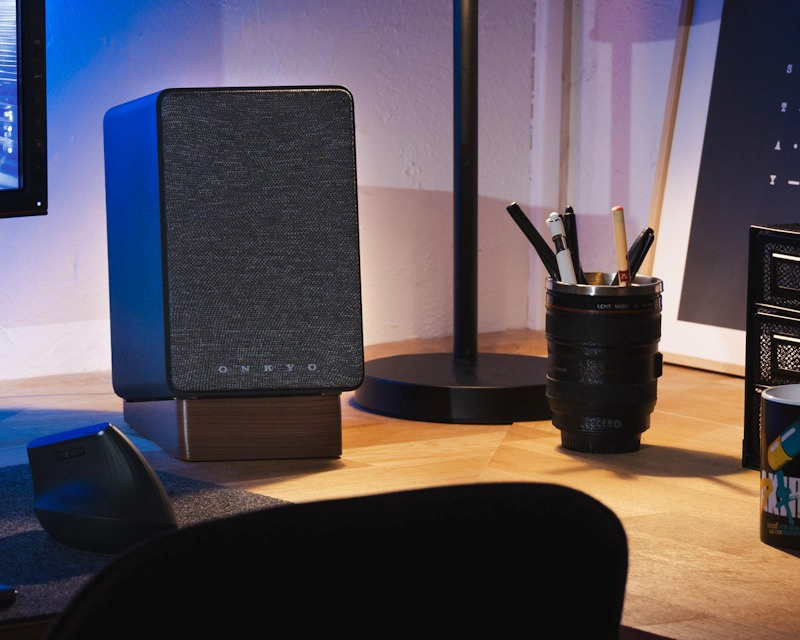 Dayton Audio TT-1BT Valnøtt & Onkyo GX-30ARC aktive stereohøyttalere, svart par